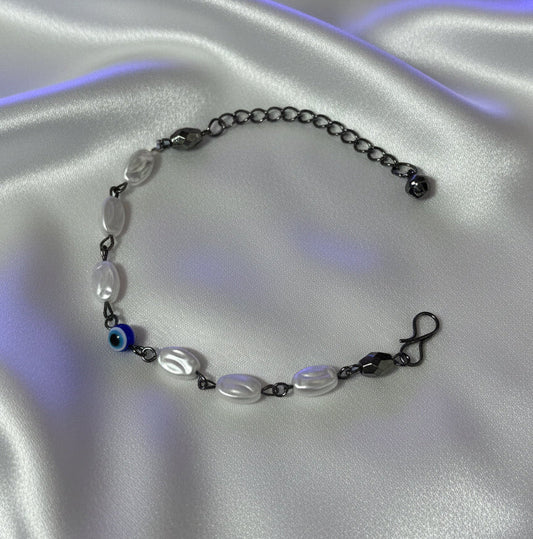 Elegant Dark Metal & Baroque Pearl Bracelet with Evil Eye Charm