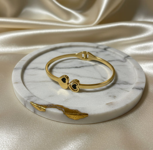 Gold Plated Interlocking Heart Cuff (Free size)