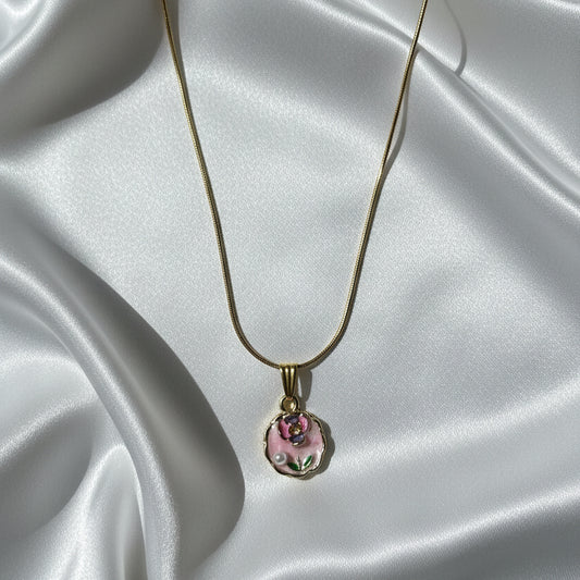 Enchanted Flora: Vintage-Style Enamel Pendant Necklace