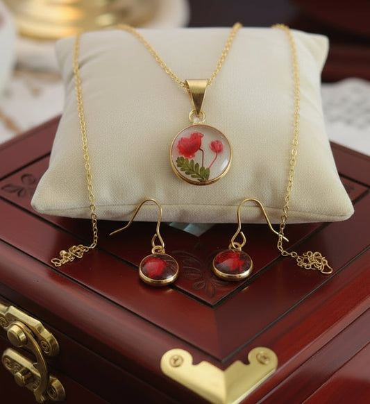 "Petal Love" Real Flower Resin Jewelry Set (Gold Tone)