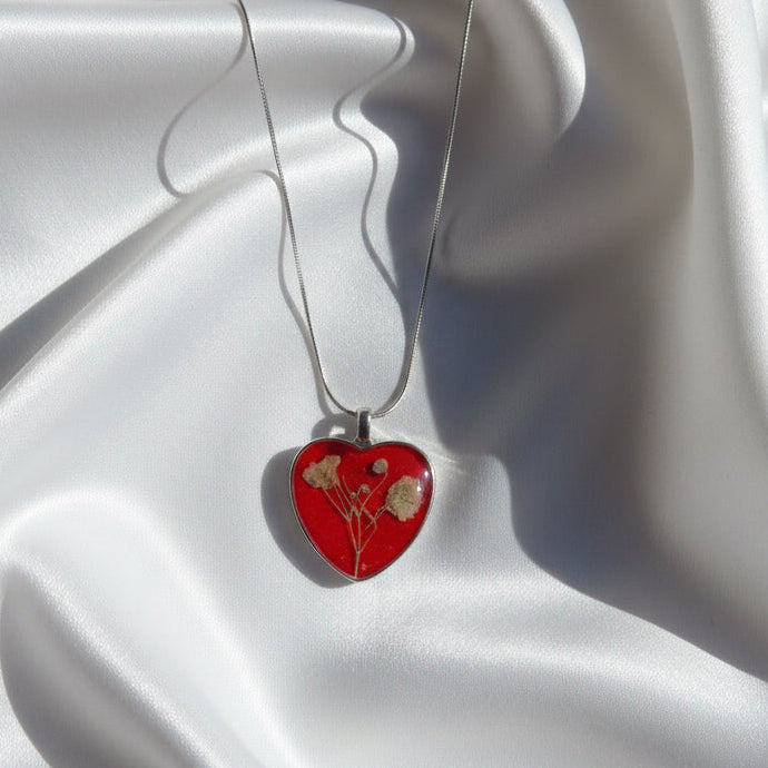 Eternal Bloom Heart Necklace – Real Dried Flowers in Ruby Red Resin