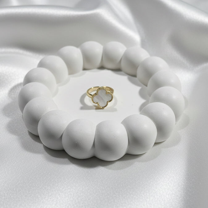 Minimalist Gold Alhambra-Style Clover Ring - White Shell