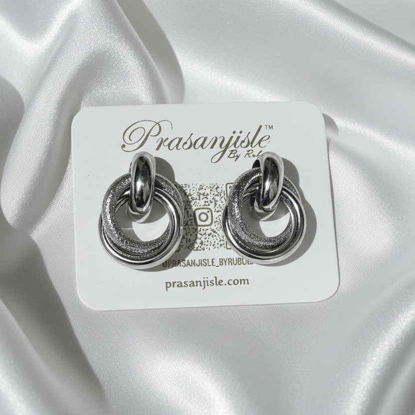 Silver Interlocking Triple Hoop Stud Earrings – Textured & Polished Finish