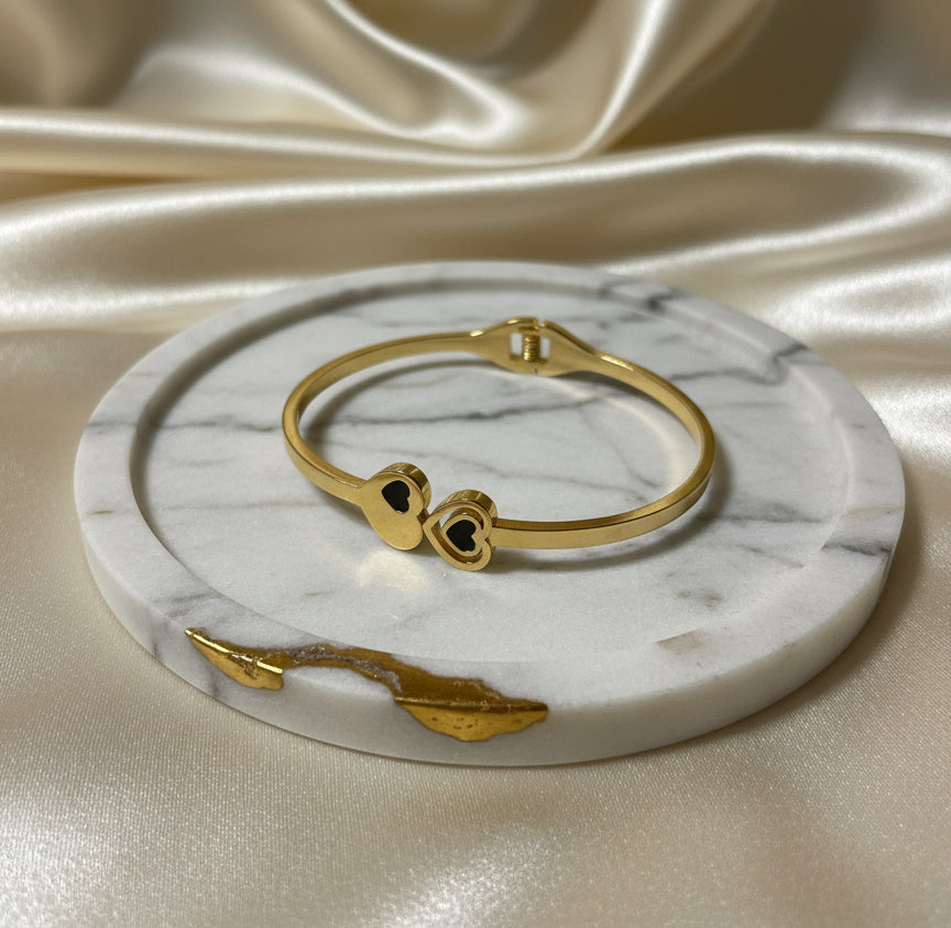 Gold Plated Interlocking Heart Cuff (Free size)
