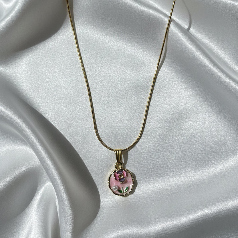 Enchanted Flora: Vintage-Style Enamel Pendant Necklace