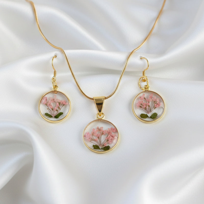Handmade Pressed Flower Jewelry Set – Real Pink Queen Anne’s Lace in Clear Resin – Gold-Plated Botanical Necklace & Drop Earrings