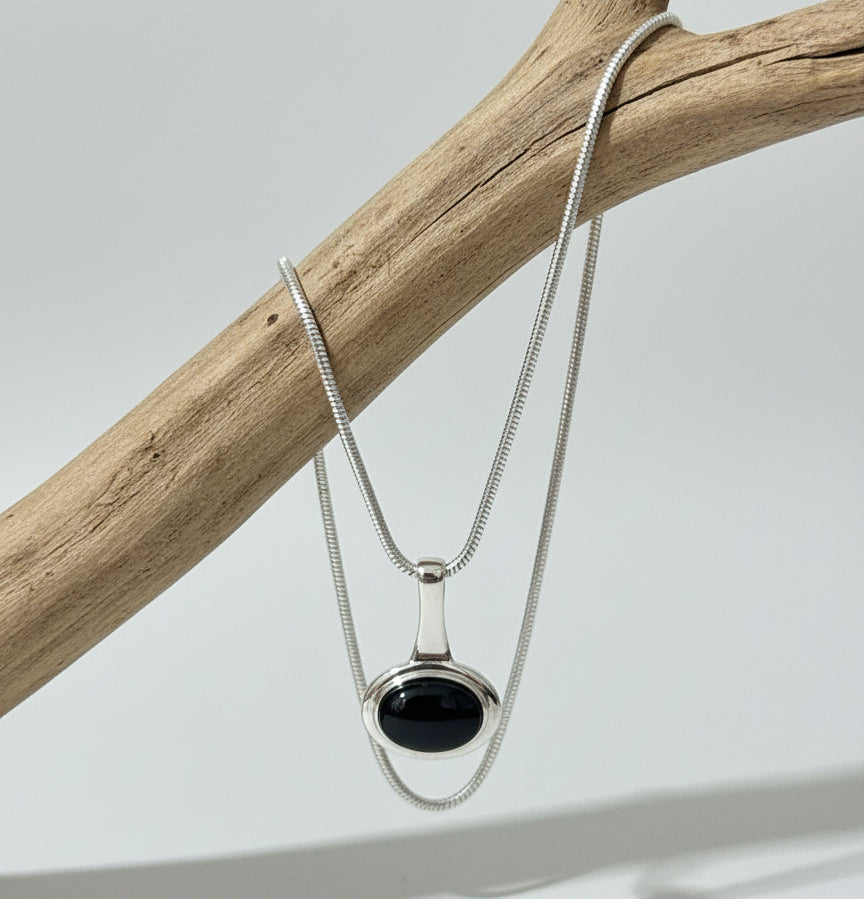Oval Black Stone Pendant Necklace